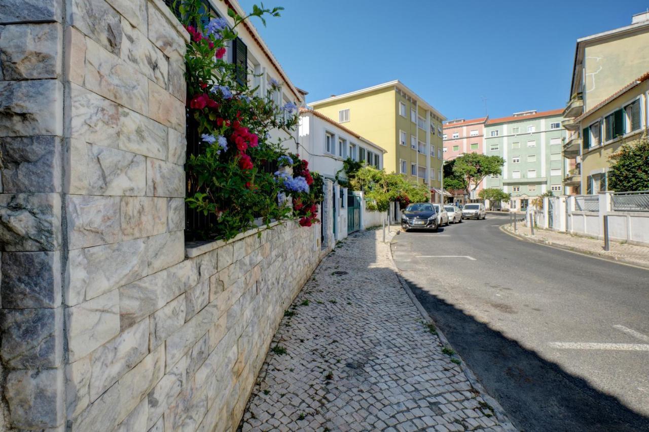Comfortable Town House In Quiet Area By Lovelystay Lisboa Exteriör bild
