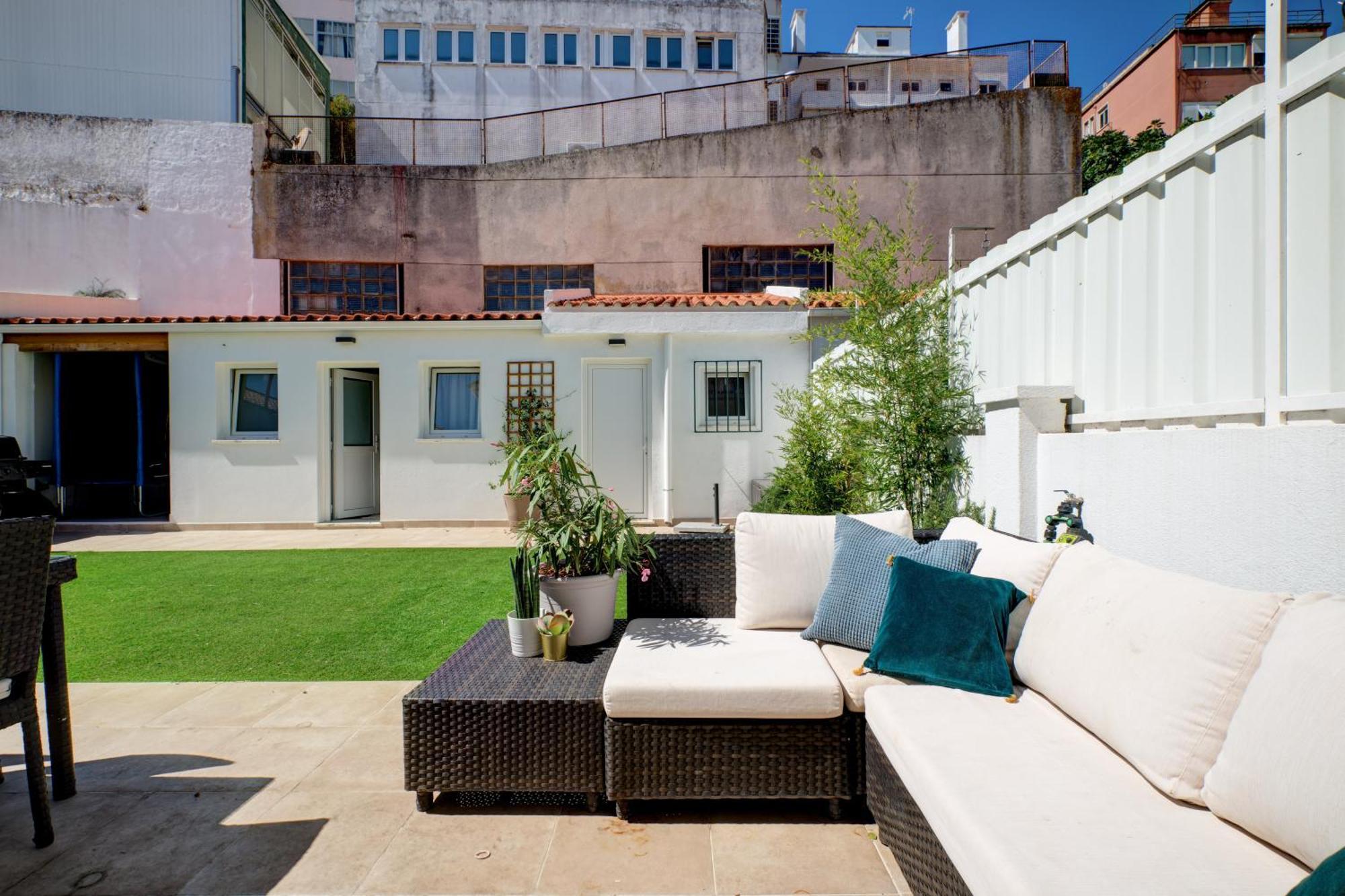 Comfortable Town House In Quiet Area By Lovelystay Lisboa Exteriör bild