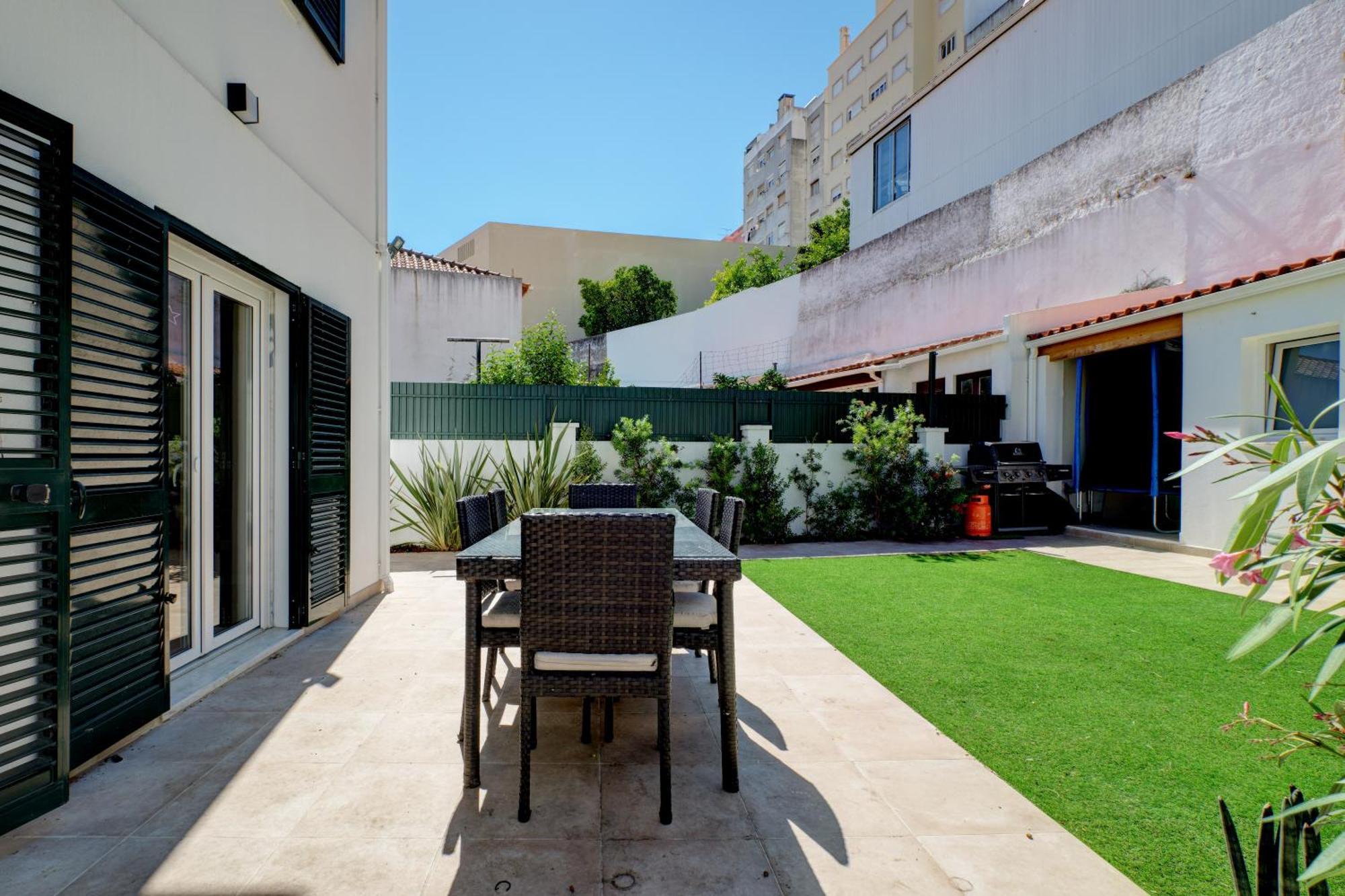 Comfortable Town House In Quiet Area By Lovelystay Lisboa Exteriör bild